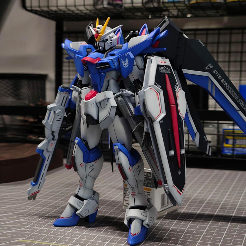 Model Kit Mecha Girl - 1/144 HG Scale Mecha Plastic Model