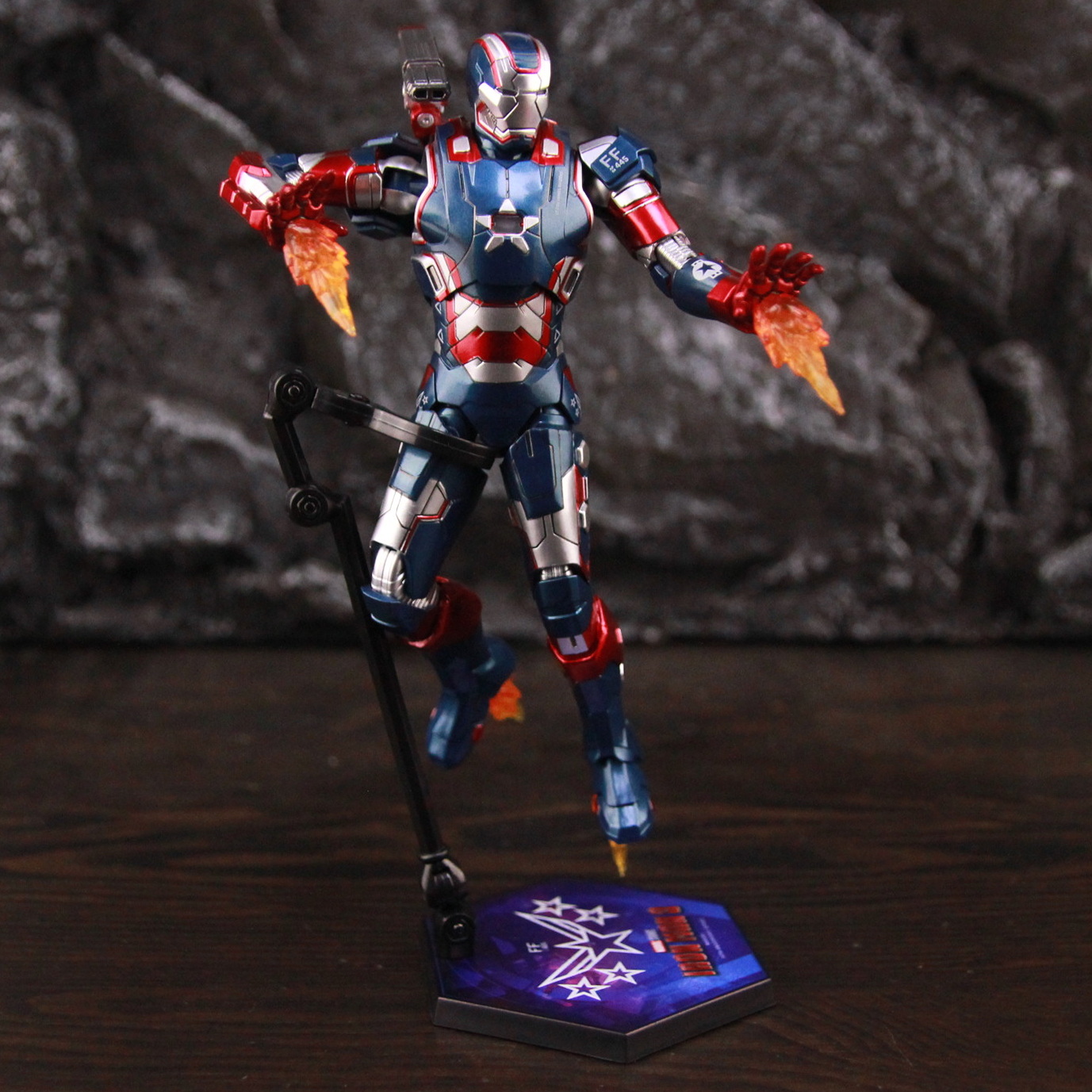 ZD mainan Marvel studio Infini - Model Kit Iron Man Mark 50 ulasan dan harga